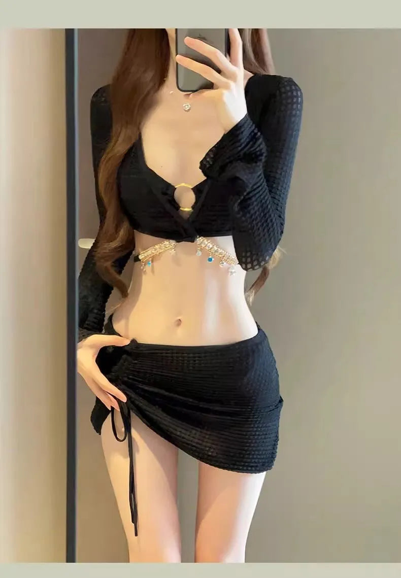 Women's long sleeve two-piece bikini swimsuit set in black or white