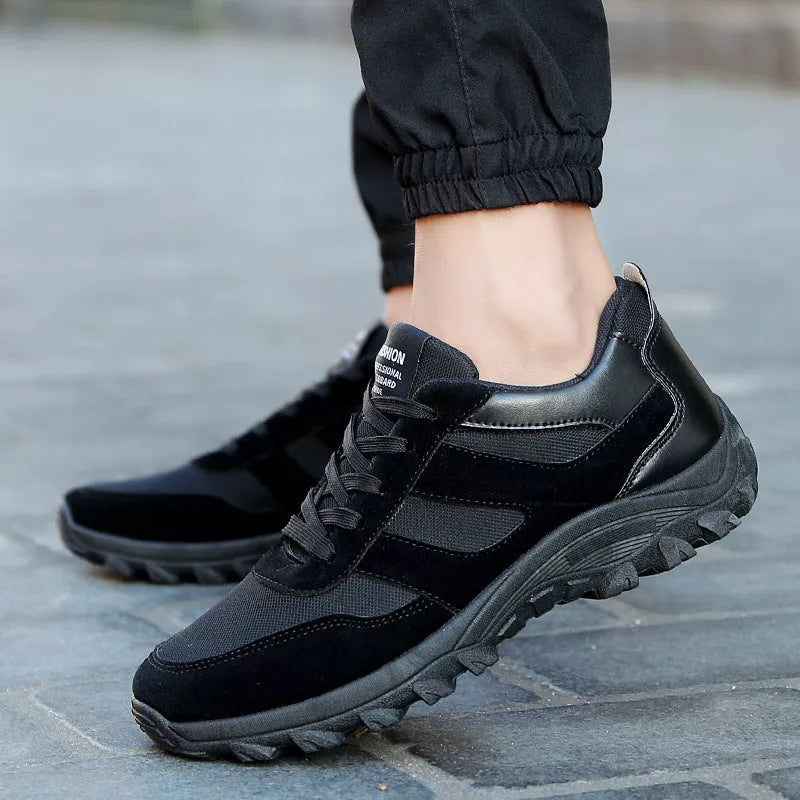 Korean leisure shoes for men in black, red, and blue, ideal for sports and hiking