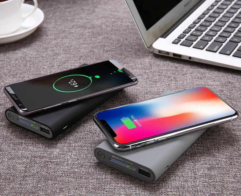 Universal mobile power bank with wireless charging and 10000mAh capacity