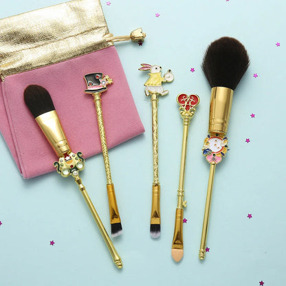 Alice makeup brush in rose gold and gold finishes for precise application