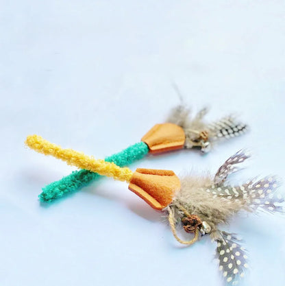 Polygonum wood cat feather chew toy with green and yellow feathers for dental care and interactive play