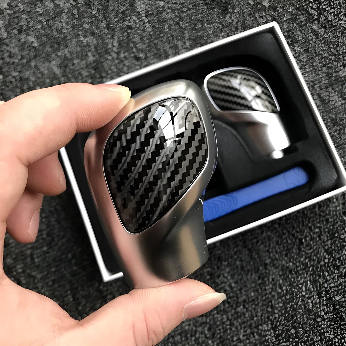 Carbon fibre gear shift side cover for Volkswagen DSG transmission with leather knob