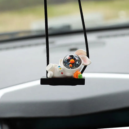 Resin cartoon astronaut car pendant with five character variations