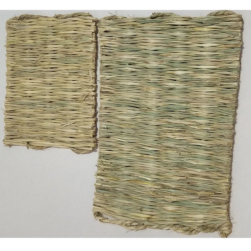 Natural straw pet mat for safe chewing and comfortable resting