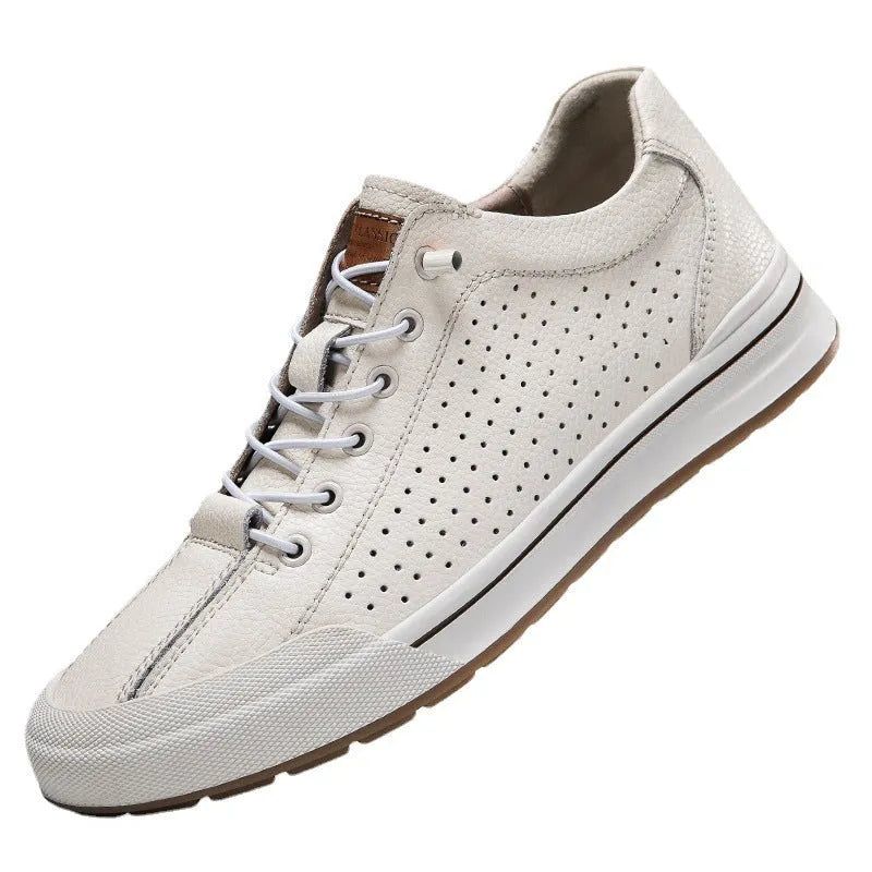 Men's white matte leather casual shoes with a round toe and flat 6cm heel on a plain background.