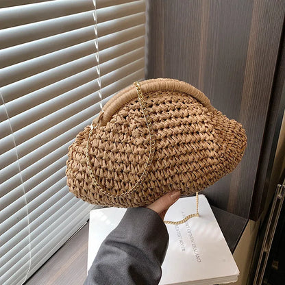 Women's straw beach shoulder bag with chain details in khaki colour