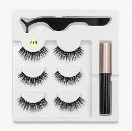 Magnetic false eyelashes set for easy, glue-free application and a stunning look.