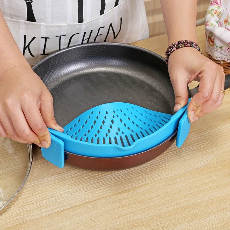 Silicone clip-on oil strainer with stainless steel support for kitchen use