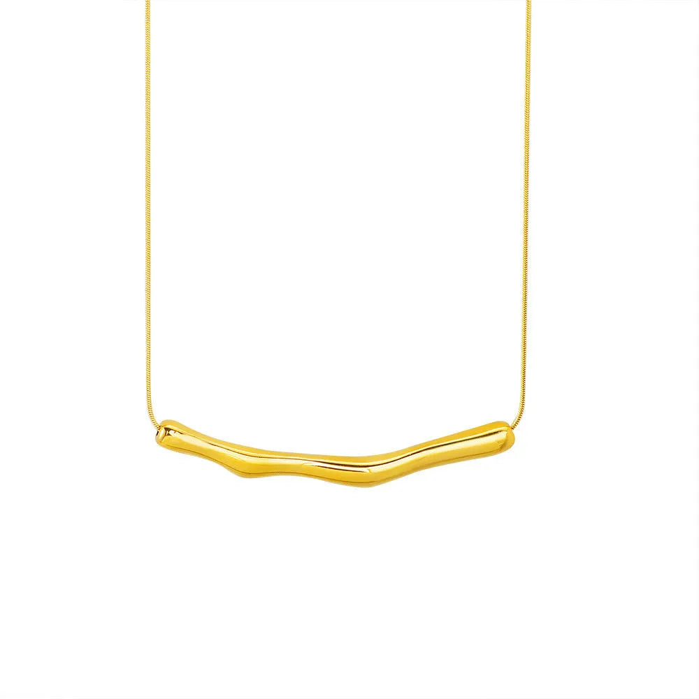Women's titanium steel pleated necklace in gold or steel colour with irregular textured design