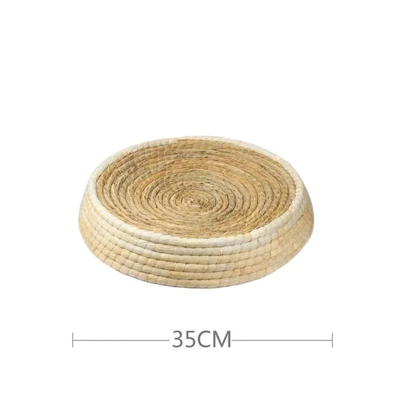 Straw woven bowl-shaped cat bed and scratching board made from straw and corn husk, hand-woven pet nest in five sizes.