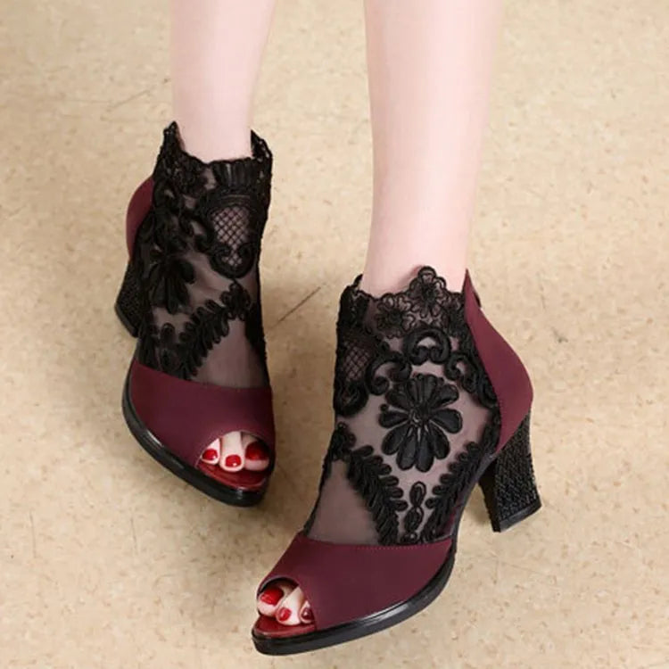Lucyever women's black gladiator sandals with flower lace, square heel, and peep toe design