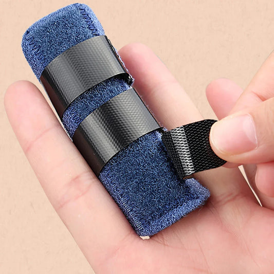Adjustable finger splint with detachable aluminium bar for customisable support and pain relief