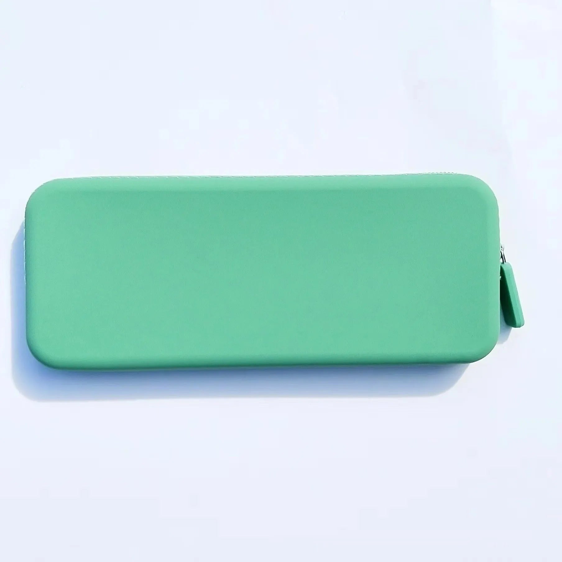 Silicone dustproof makeup brush storage bag in various colours with 20x8x2.5cm dimensions