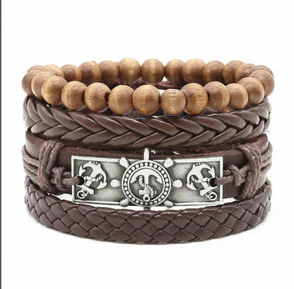 Men's vintage braided leather bracelet, a stylish and durable accessory for any occasion.
