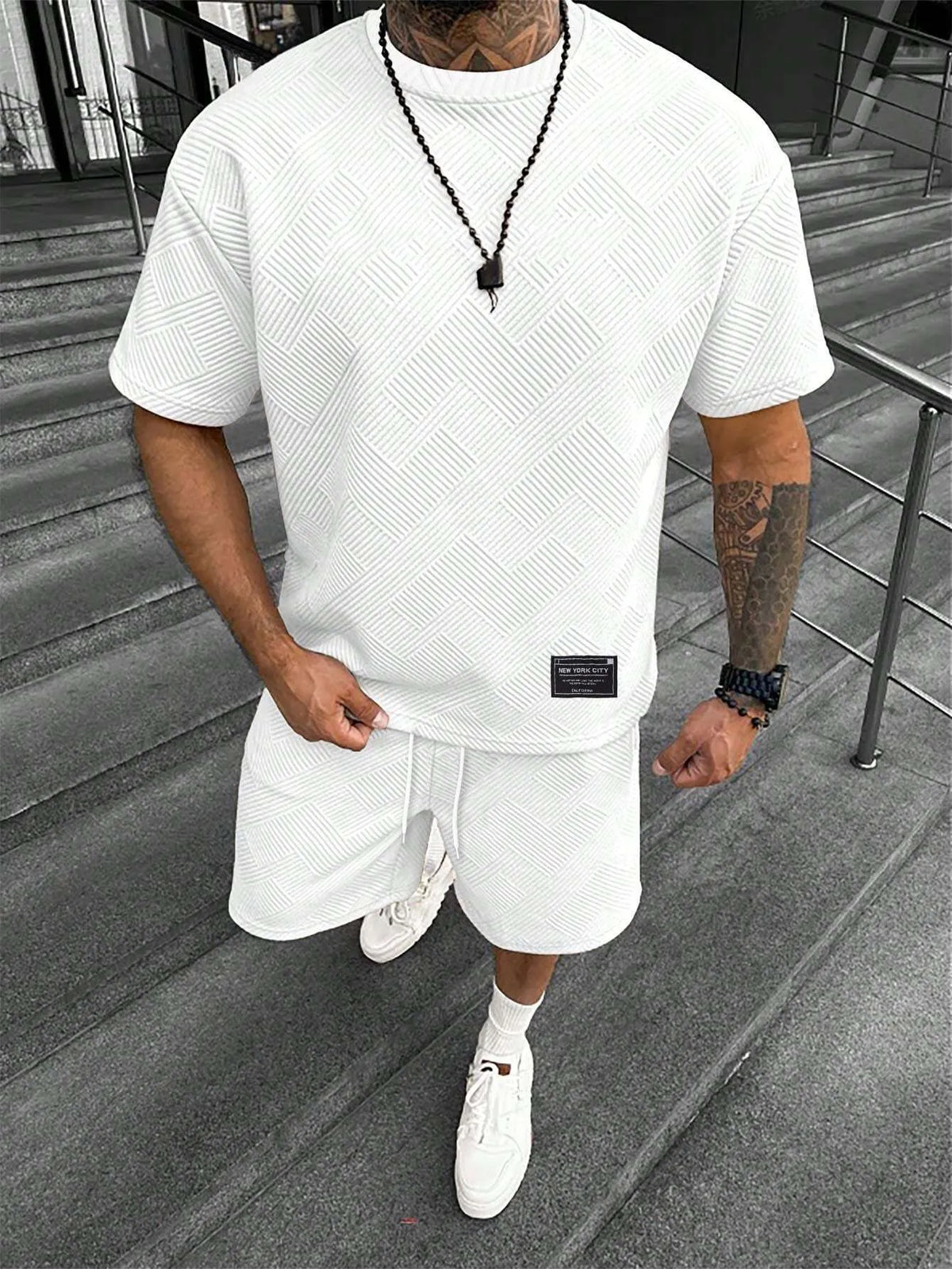 Men's short sleeve shorts suit in polyester blend fabric with printed pattern, sports leisure style