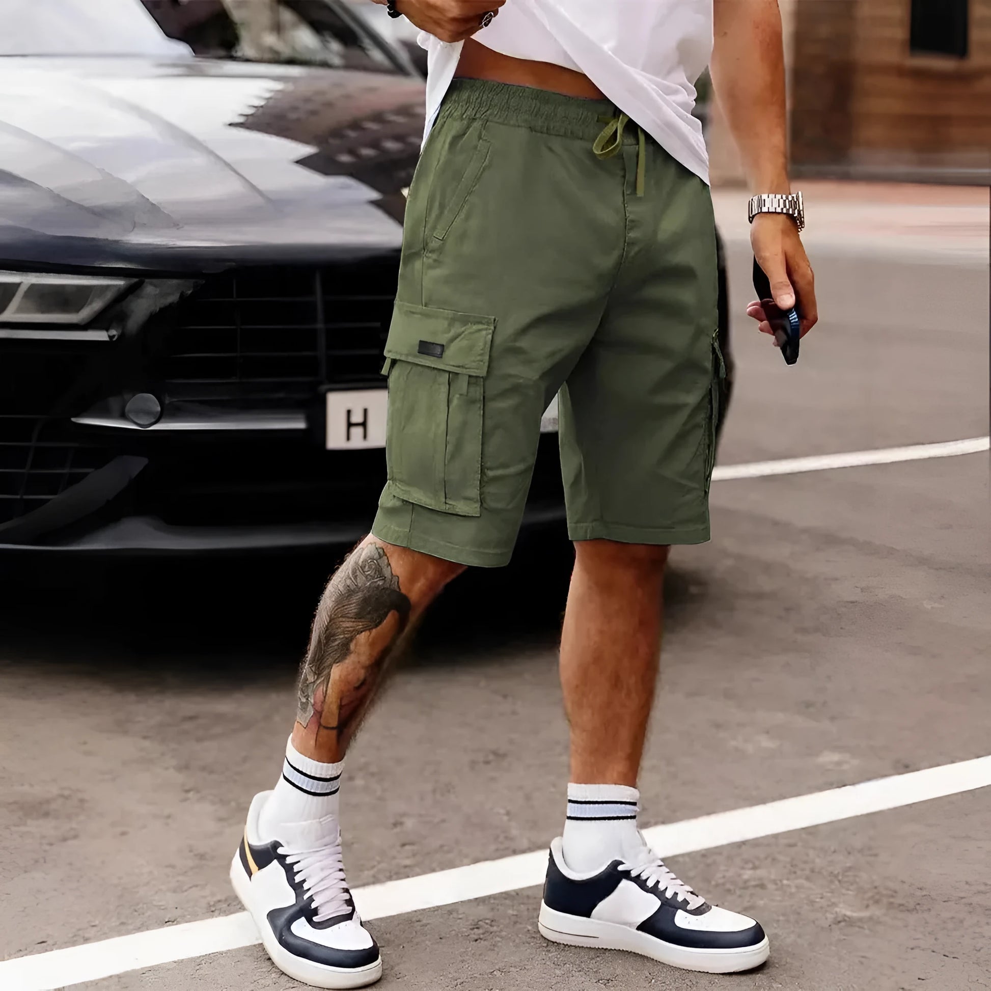 Men's straight cropped workwear shorts in polyester fabric with loose fit for summer wear