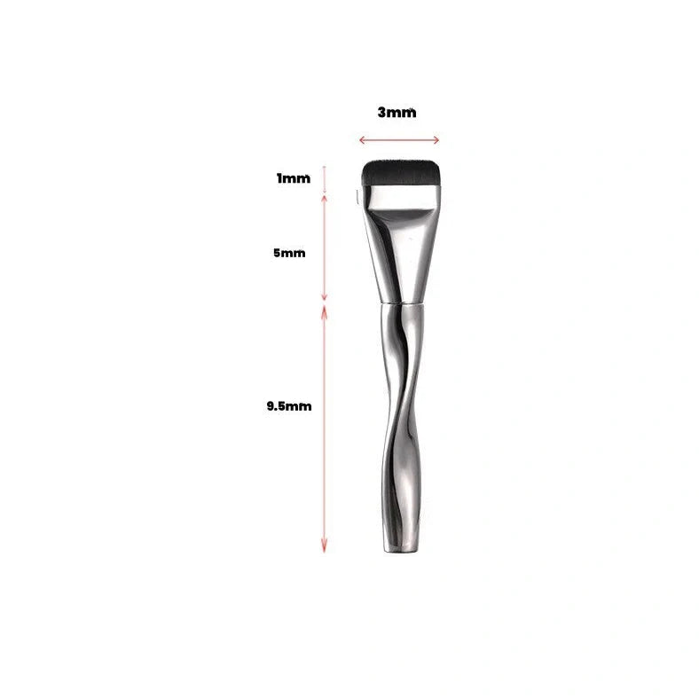 Spiral-shaped powder foundation brush with artificial fibre bristles and long plastic handle