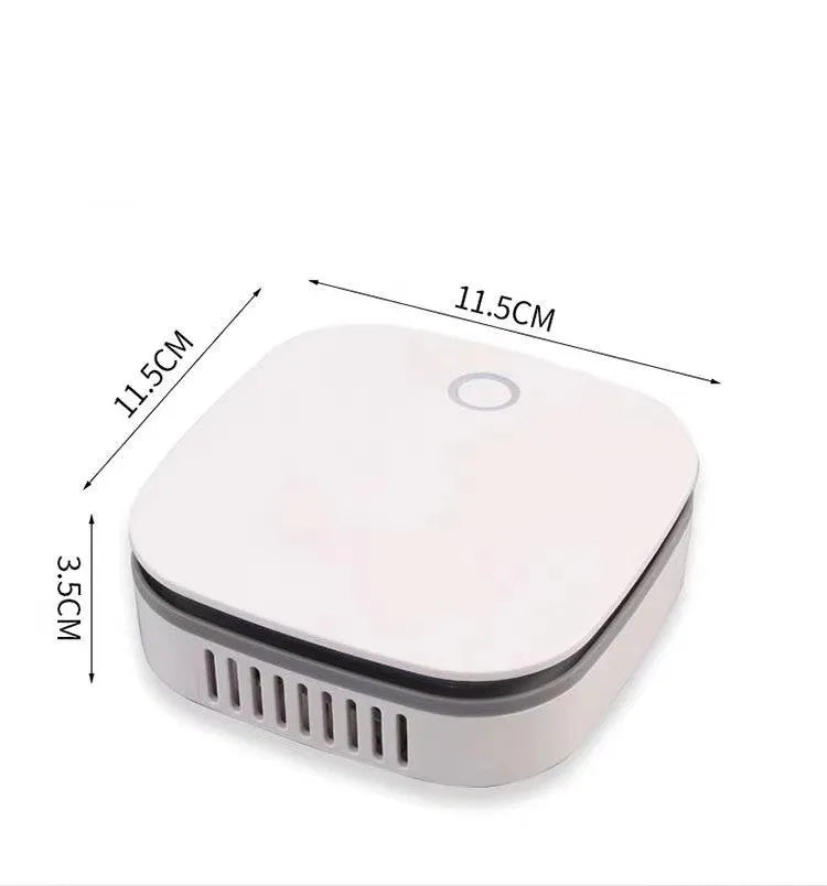 White USB-powered car air purifier for small spaces under 10 square metres.