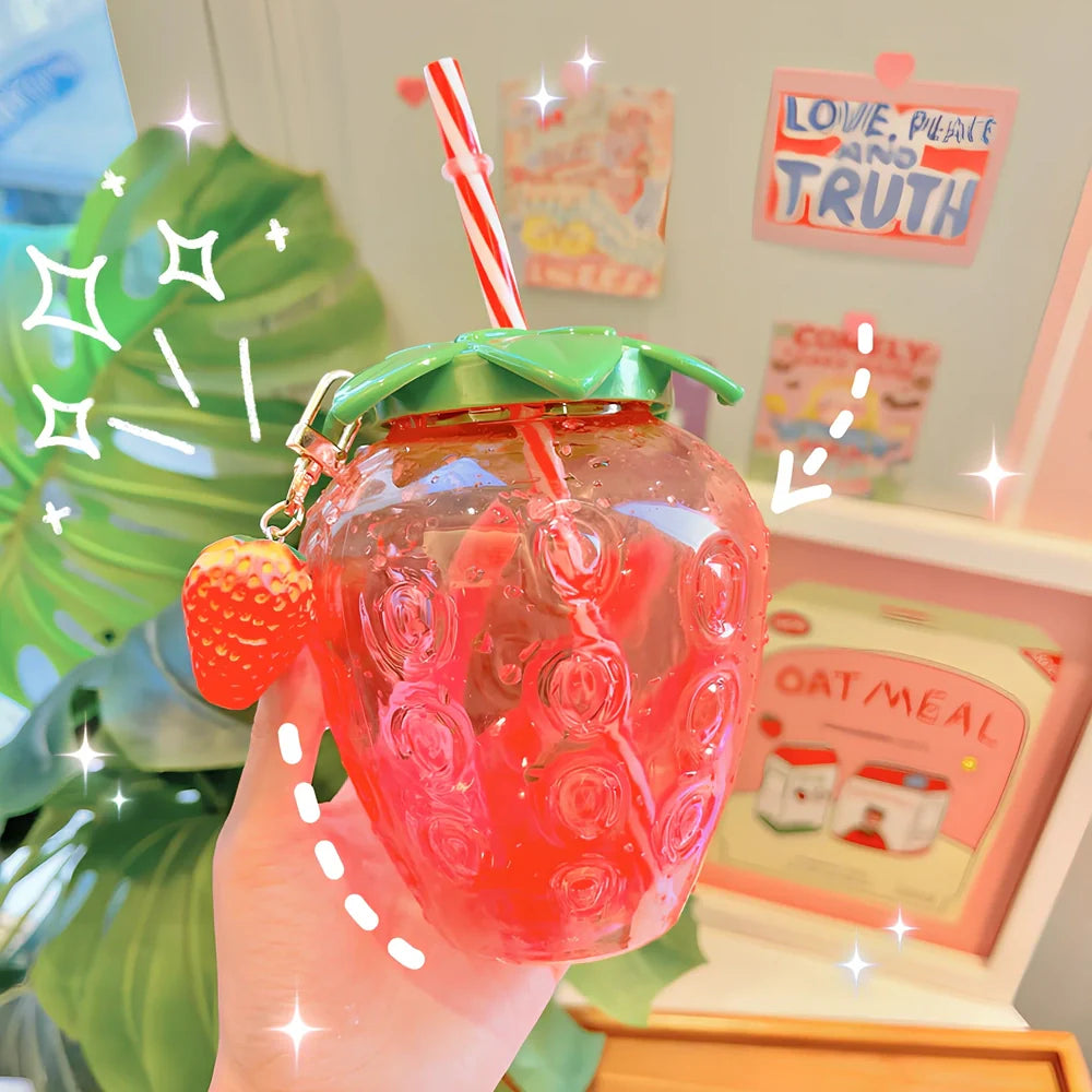 500ml strawberry-shaped water bottle with integrated straw, red with green leaf details