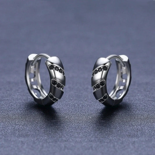 Retro copper round earrings for women, showcasing timeless elegance and sophistication.