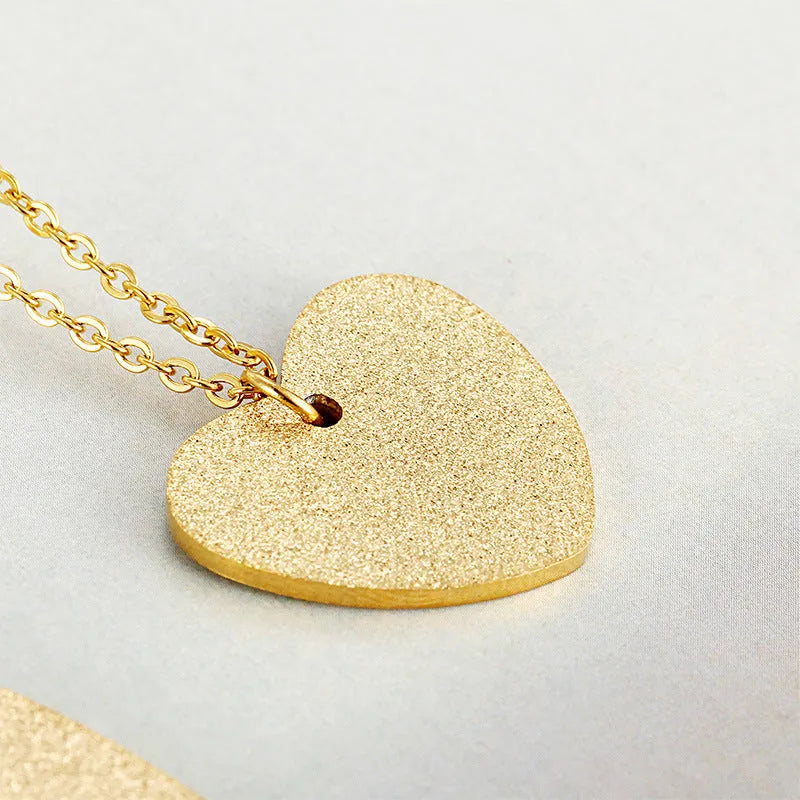 Geometric heart-shaped titanium steel necklace with Japanese and Korean fashion inspiration