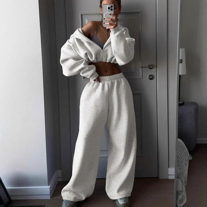 Long sleeve polyester sports tracksuit set in a choice of seven colours