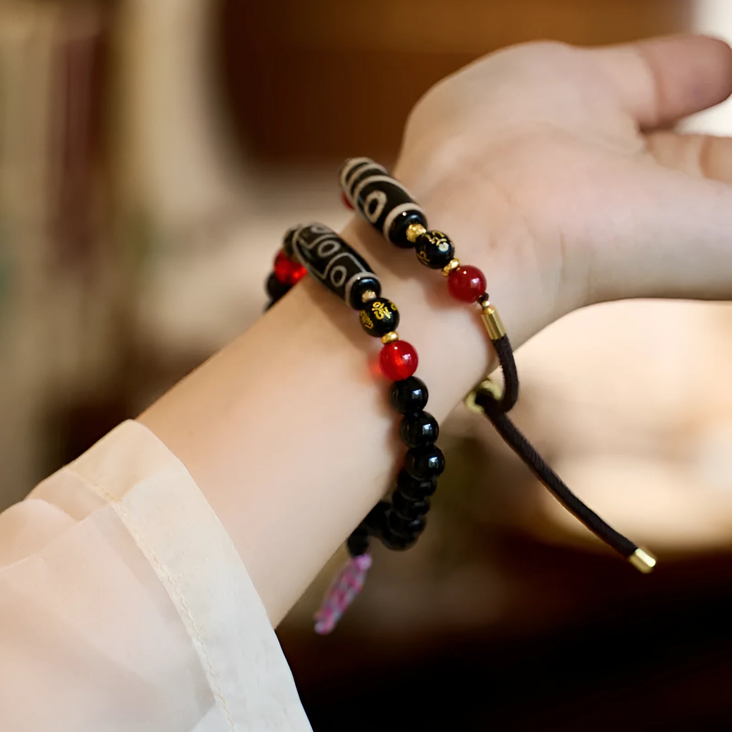 Tibetan ethnic style dzi bead agate bracelet with 8mm geometric beads in handcrafted construction