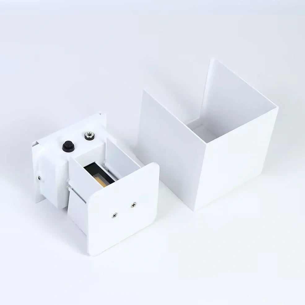 Square LED wall lamp with waterproof aluminium housing measuring 10cm × 10cm