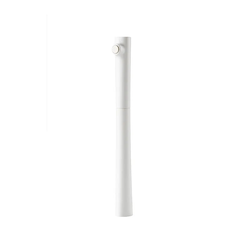 Designer fountain pen with 0.7mm stainless steel nib in black or white resin pen holder