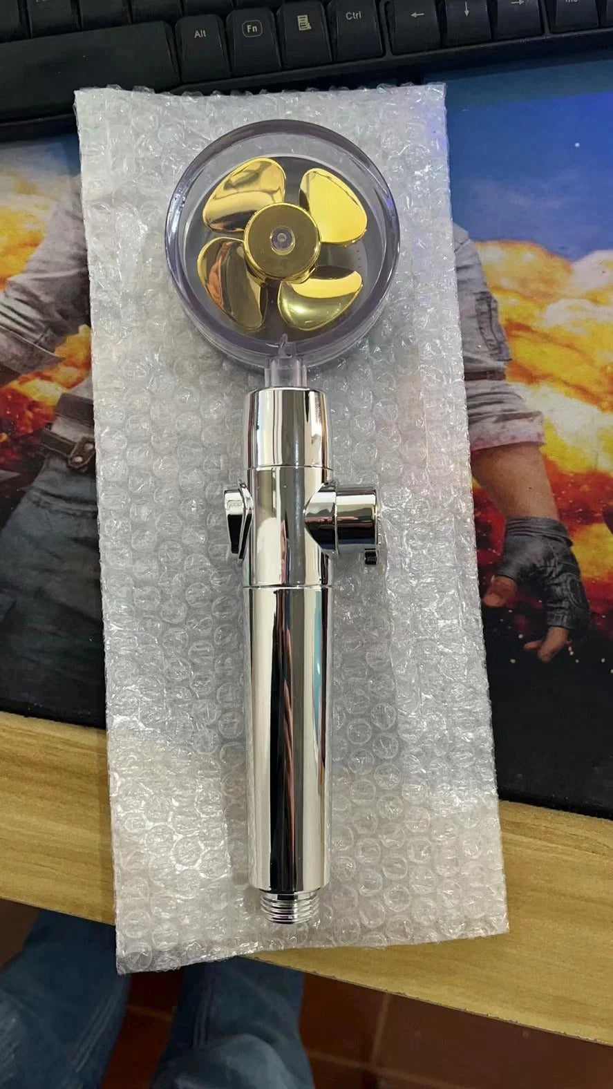 Turbo Propeller Shower Head with 360° fan extension and holder for a luxurious shower experience