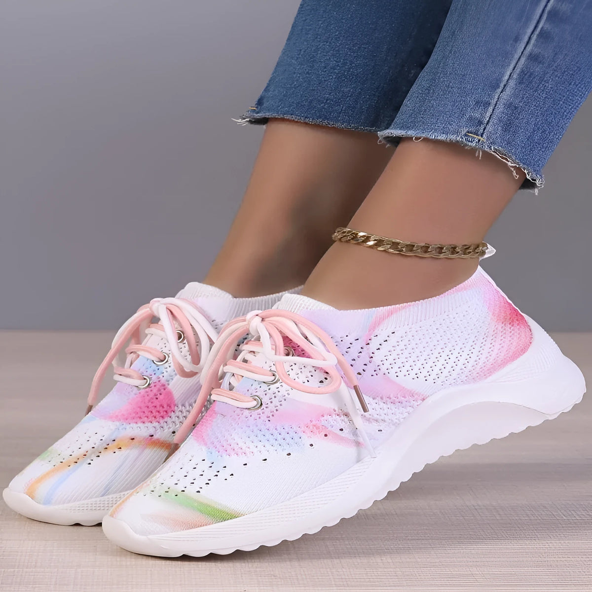 Women's graffiti sports shoes in green or pink with cotton lining, low 1-3cm heel, sizes 35-43