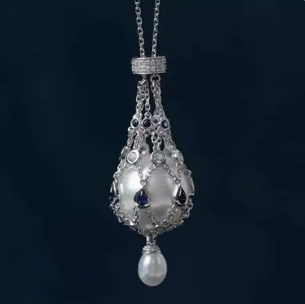 Retro court style net pocket necklace with gold plastic beads and alloy O ring chain