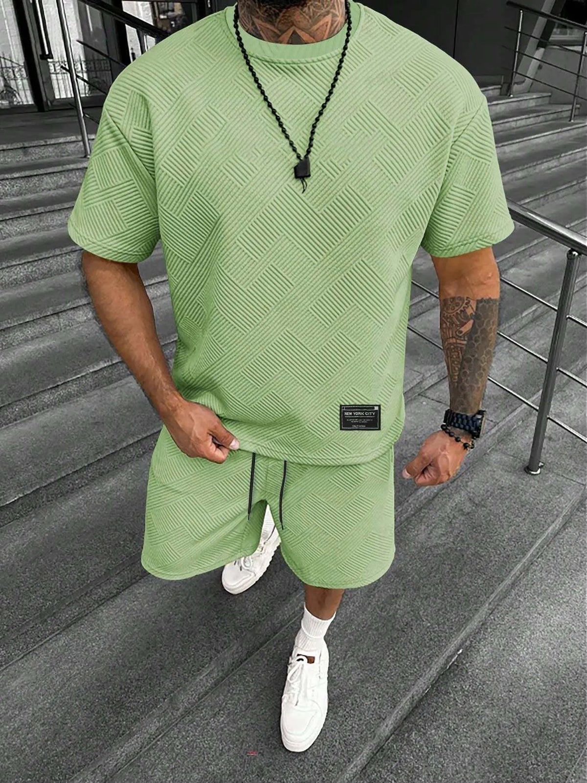 Men's short sleeve shorts suit in polyester blend fabric with printed pattern, sports leisure style