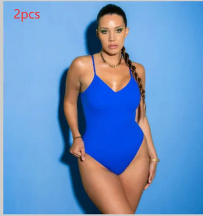 Women's solid colour backless triangle swimsuit two-piece set on a mannequin