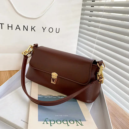 French casual underarm bag with chain shoulder strap in horizontal square design