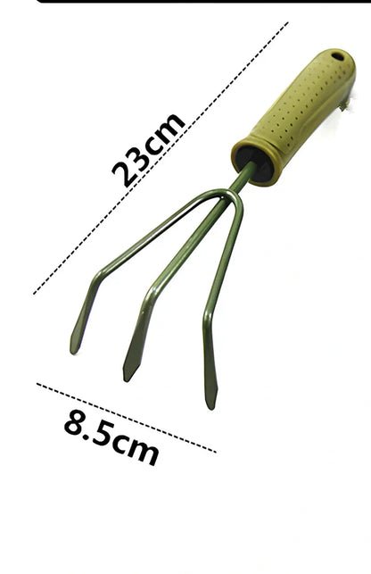 Gardening scarifier kit with green antiskid handles and two shovels for planting