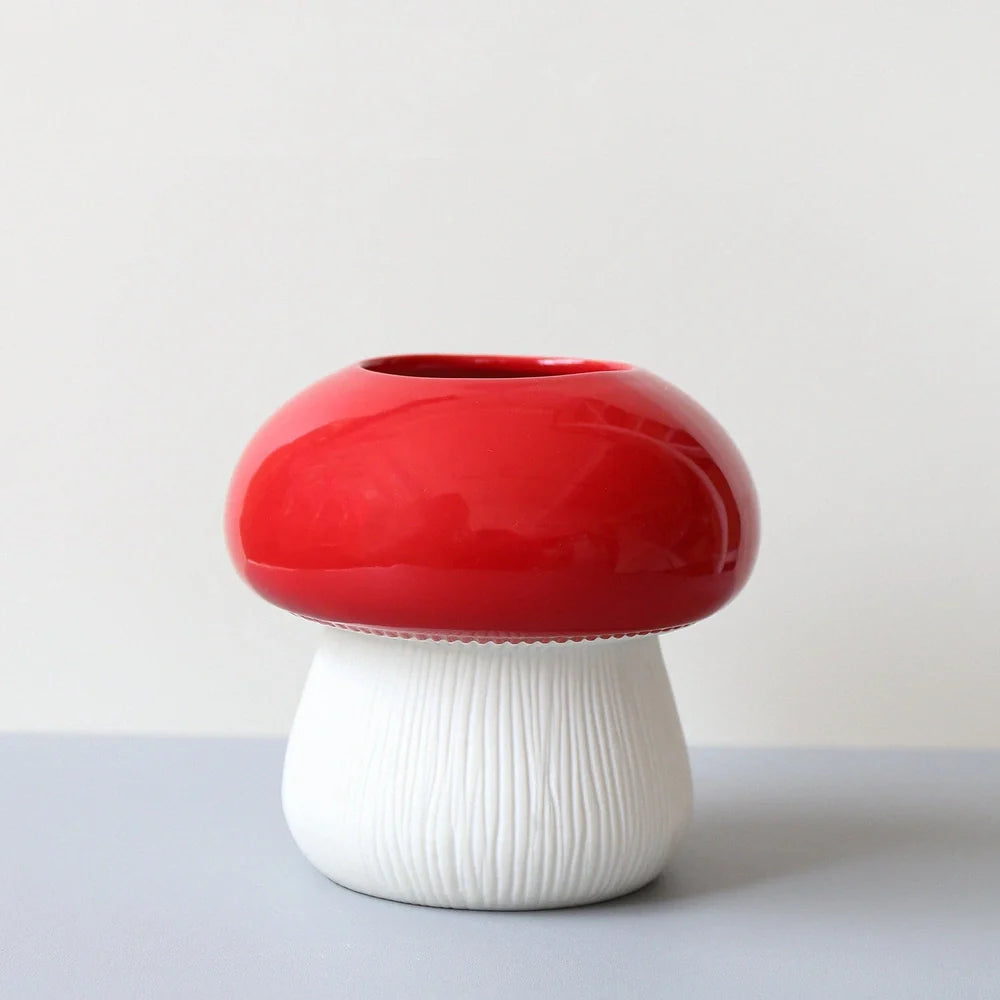 Mushroom shaped ceramic vase with white spots, 15cm height, European style plant container