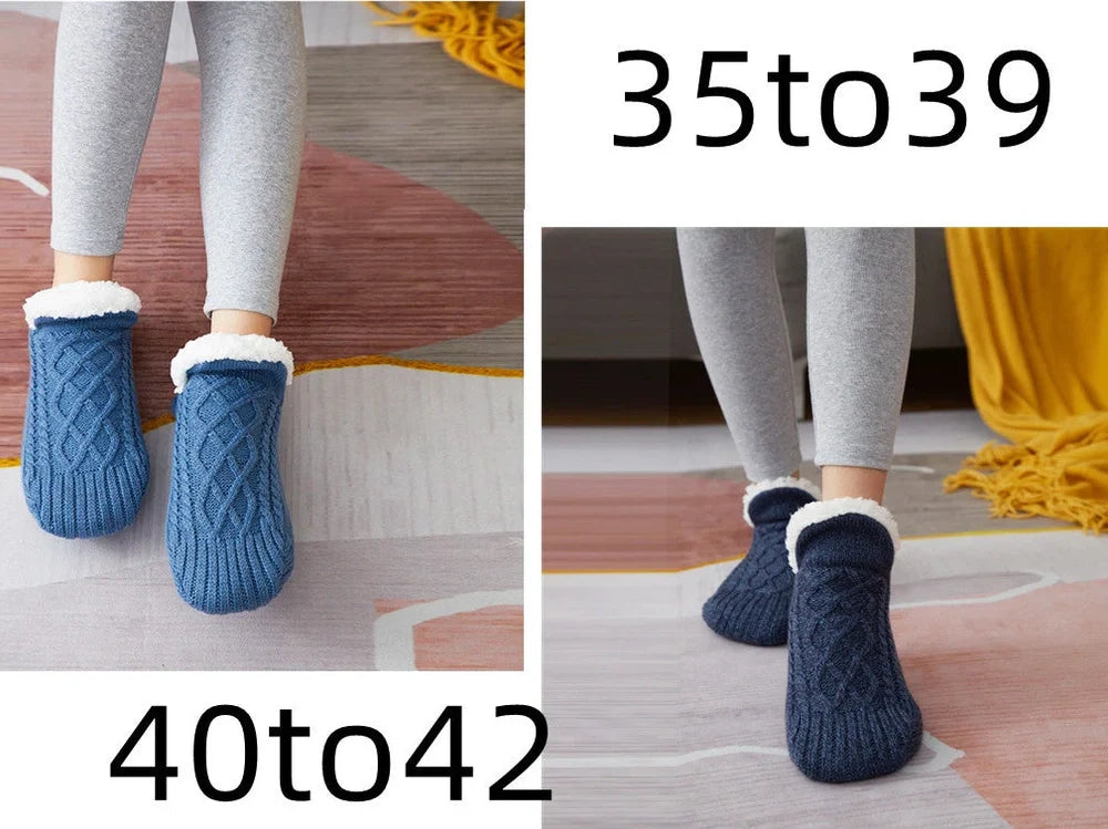 Pair of thickened non-slip indoor socks in navy V-fringe, 60% acrylic with sherpa lining for warm grip on floors, sizes 35-45