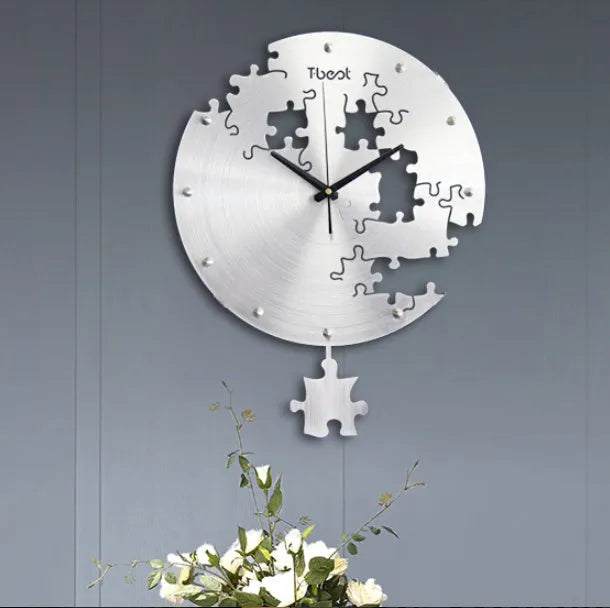 16 inch circular wall clock with aluminium alloy frame in black or silver colour