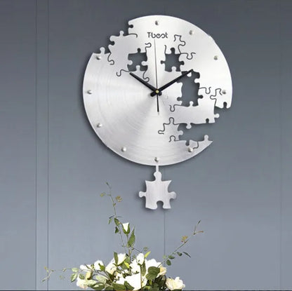 16 inch circular wall clock with aluminium alloy frame in black or silver colour