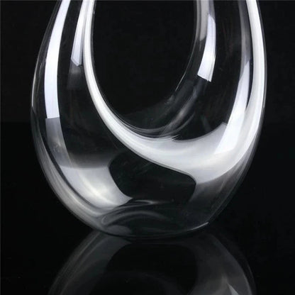 Premium crystal wine decanter with built-in pourer for effortless wine service and enhanced flavor profile