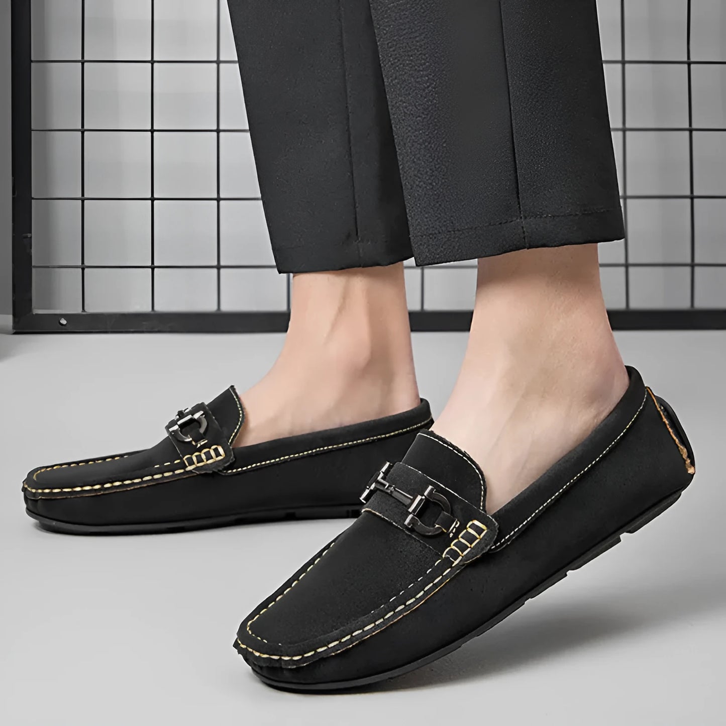 Men's casual lazy Doug shoes in beige with a round toe, cowhide upper, and rubber sole.