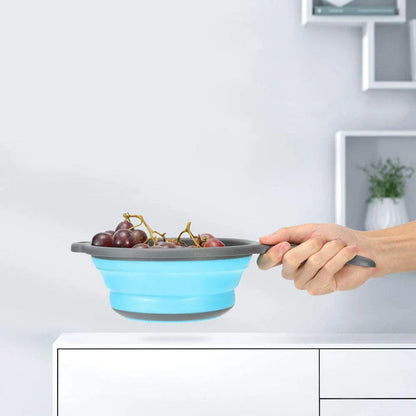Collapsible silicone colander for washing and draining fruits and vegetables in the kitchen