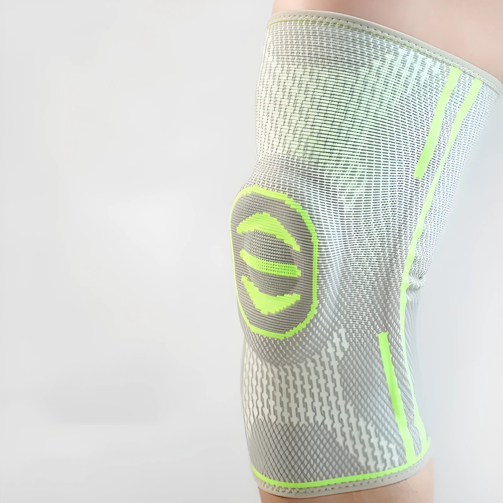 Cotton mountaineering knee pads in blue, green, or yellow colours for sports protection