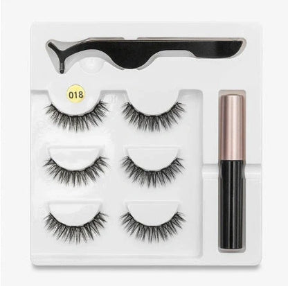 Magnetic false eyelashes set for easy, glue-free application and a stunning look.