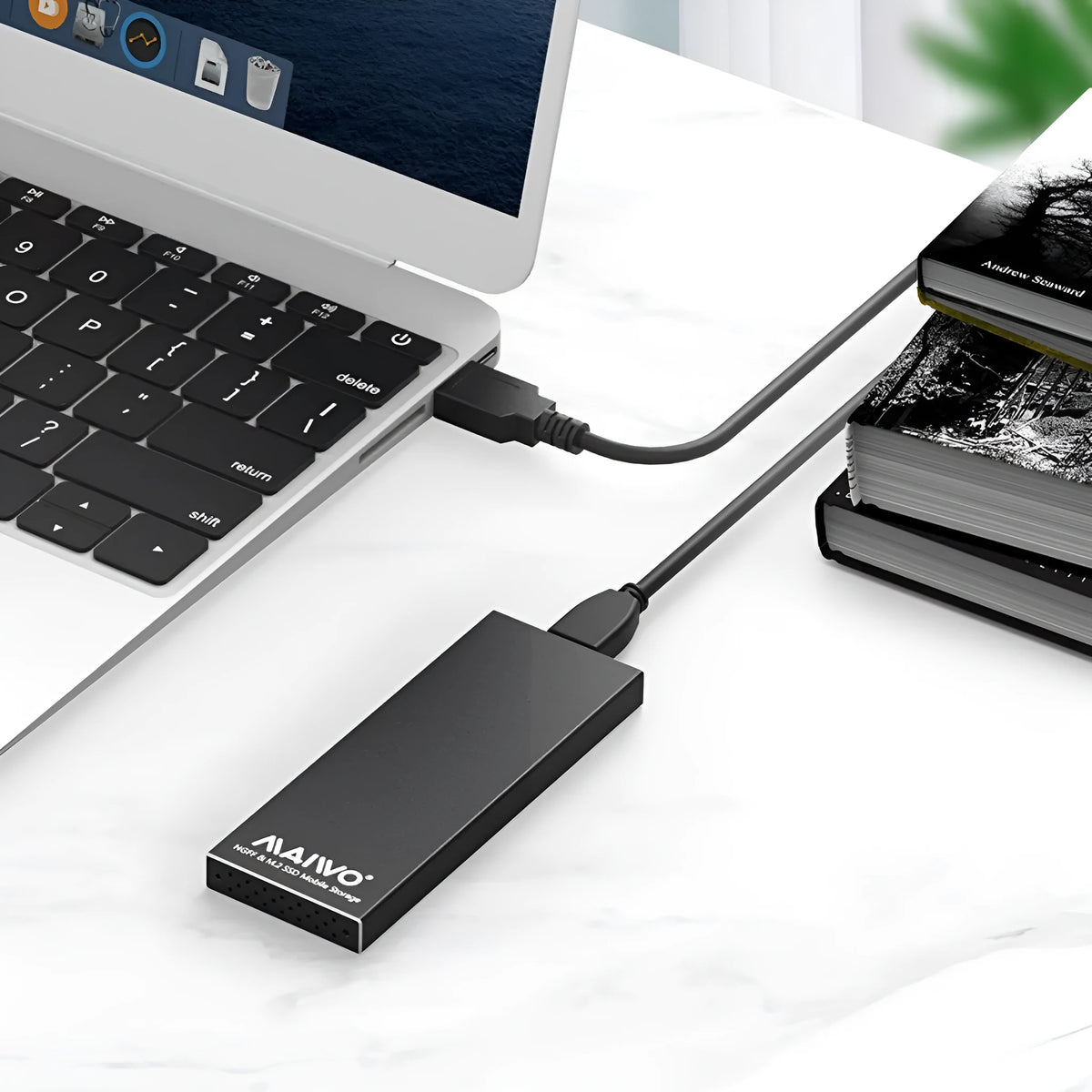 Aluminium alloy M.2 NGFF to USB 3.0 SSD enclosure, 110x40x9.2mm, in black or silver