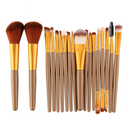 MAANGE 18-piece make-up and brush set with fan-shaped tools for blending and application