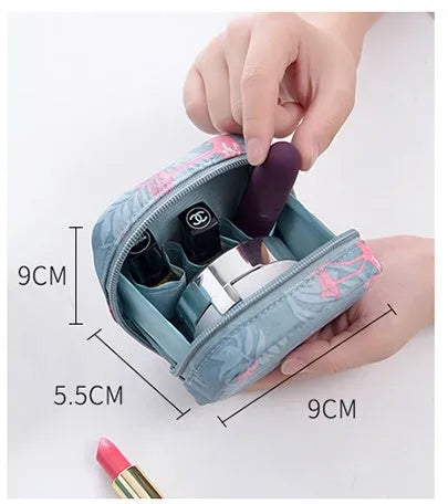 Cube-shaped cloth makeup storage bag in blue, pink, white, or white pink plain pattern for cosmetic organisation