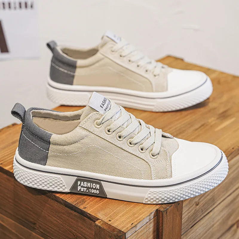 Men's canvas skate shoes in blue with PVC soles and lace-up front