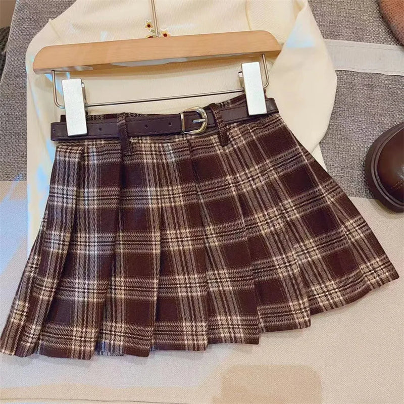 Children's pleated skirt made from cotton blend fabric with plaid pattern, an A-line style skirt suitable for girls aged 3-10 years in spring and autumn seasons, available in six height sizes from 90cm to 140cm.